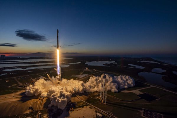 Start rakety Falcon 9 s družicemi OneWeb