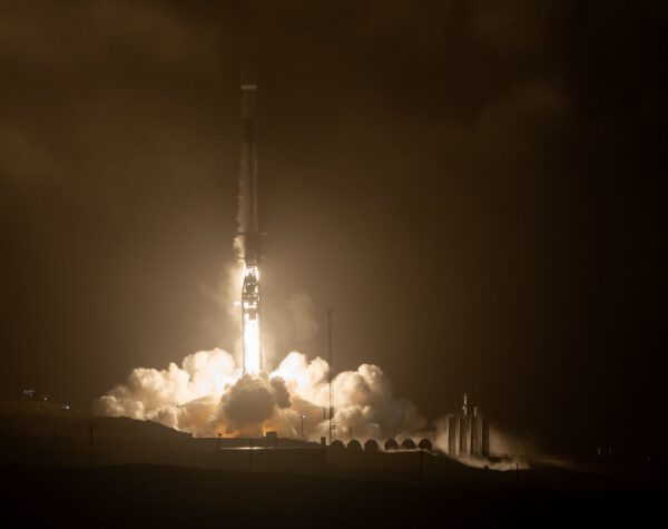 Start Falconu 9 s misí DART