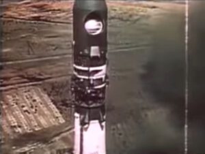 Záběry, které jsou často označovány jako start rakety s Gagarinem, ve skutečnosti zachycují první sekundy nešťastně ukončeného letu Lisičky a Čajky...