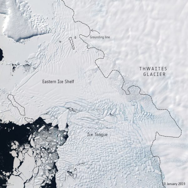 Sledování trhlin a následného rozlámání ledovce na konci jeho cesty může pomoc s předpovědí dalšího vývoje ledovců