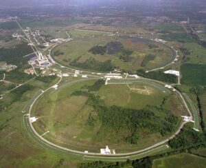 Velký urychlovač částic Tevatron, který v americkém Fermilabu pracoval mezi roku 1983 a 2011.