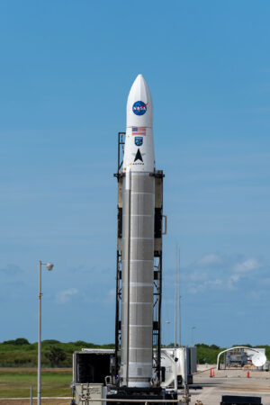 Rocket 3 před neúspěšným startem se dvěma malými družicemi TROPICS.