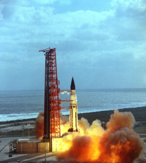 Start Saturnu I na misi SA-5, první let verze Block 2 (29. ledna 1964)