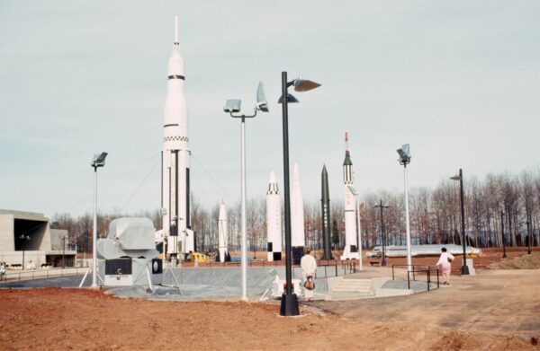 Saturn I v „zahradě raket“ Alabama Space and Rocket Center (nyní U.S. Space and Rocket Center) v roce 1970