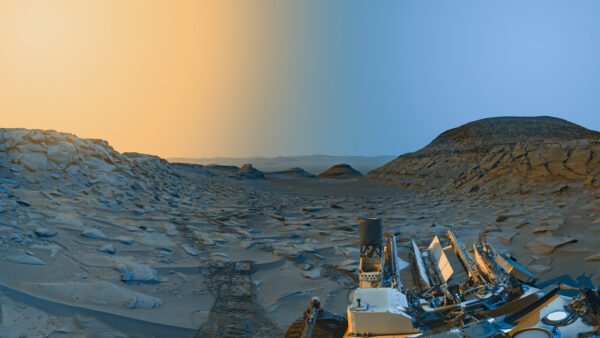 „Pohlednice“ pořízená roverem Curiosity při opouštění oblasti Marker Band Valley.