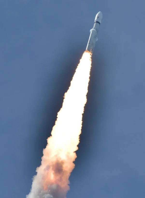 LVM-3 v době nejvyššího namáhání uhání vpřed. Ukázka fyziky a matematického umu v přímém přenosu. Obrázek: ISRO