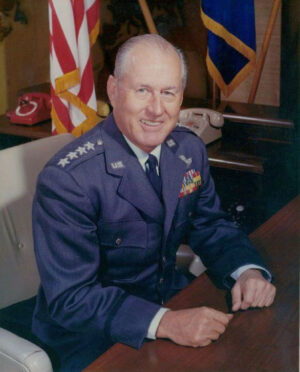 Generál Thomas S. Power, bývalý velitel ARDC 