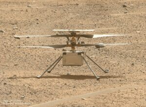 Vrtulníček Ingenuity na Marsu dále pracuje