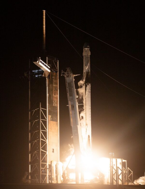 Start rakety Falcon 9 s lodí Crew Dragon Endurance na misi Crew-7