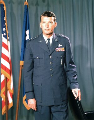 Generál Bernard A. Schriever , velitel AFSC