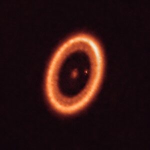PDS 70 pohledem observatoře ALMA.