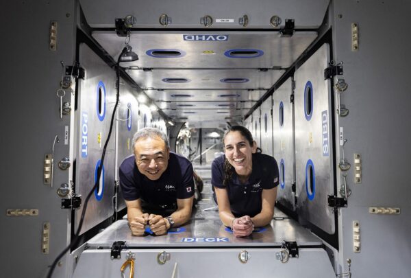 Astronauti, kteří v srpnu zkoušeli manipulaci s nákladem v Dream Chaseru