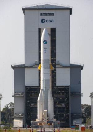 Testovací Ariane 6 během statického zážehu.