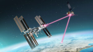 Zařízení ILLUMA-T umístěné na ISS bude přes laserové paprsky komunikovat se zařízením LCRD na geostacionární dráze, které pošle data do jedné ze dvou pozemních stanic.
