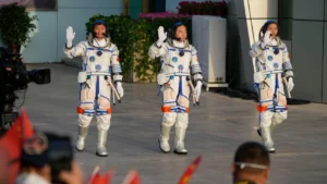 Posádka mise Shenzhou 16, která vdobě vydání tohoto článku pobývá na čínské kosmické stanici Tiangong.