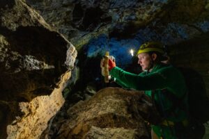 Práce s novou kamerou pro lunární použití v sopečných jeskyních na Tenerife