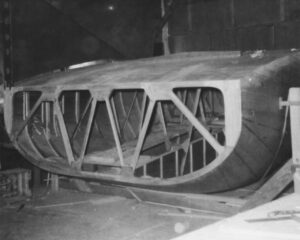 Aerodynamická konstrukce M2-F1 u výrobce v El Mirage