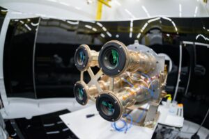 Srdcem přístroje AWE jsou čtyři teleskopy.