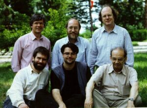 Všichni průkopníci kvantové teleportace dohromady. V horní řadě zleva Richard Jozsa, William Wootters a Charles Bennett. Ve spodní řadě zleva Gilles Brassard, Claude Crépeau a Asher Peres.