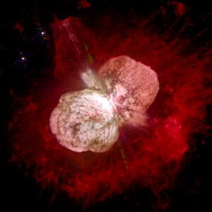 Mimořádně hmotná a extrémně svítivá hvězda Eta Carinae (zde na snímku Hubbleova kosmického teleskopu) je patrně nejvhodnější kandidát na dlouhý gama záblesk v Mléčné dráze. Na to, zda skutečně bude původcem gama záblesku si ale budeme muset ještě několik počkat. Její exploze se očekává v až za několik milionů let. 