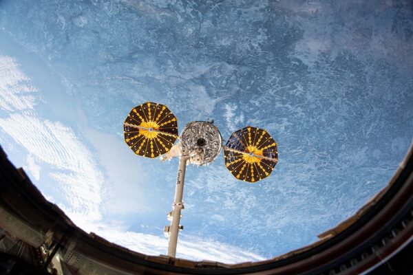 Odpojení lodě Cygnus NG-19 od Mezinárodní kosmické stanice