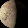 Starší snímek měsíce Io