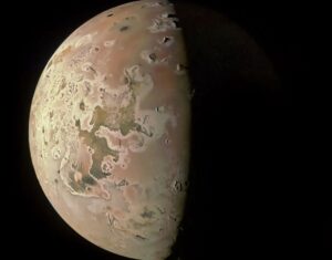 Starší snímek měsíce Io