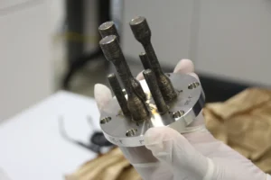 Experimentální kovový 3D tisk provedený před letem na ISS.