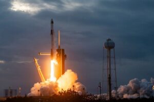 Start rakety Falcon 9 s lodí Crew Dragon na misi Axiom-3