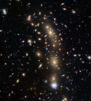 MACS 0416 na snímku Hubbleova dalekohledu