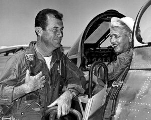 Jackie Cochran s Chuckem Yeagerem u letounu F-86