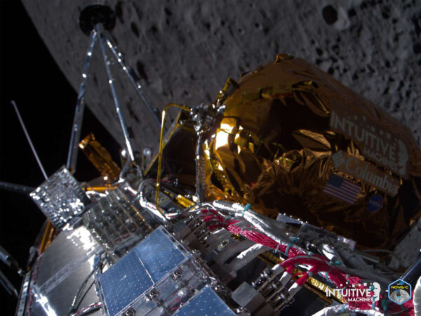 Fotografie Měsíce z landeru Nova-C