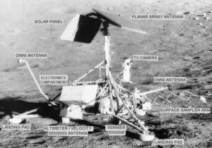 Surveyor 3 na povrchu Měsíce vyfotografován během mise Apolla 12