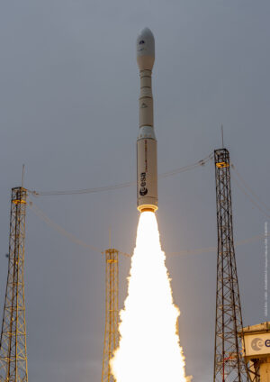 Raketa Vega-C při startu.