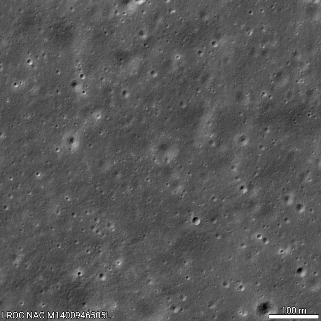 2022 年 3 月 3 日和 2024 年 6 月 7 日拍摄的图像显示了月球表面的同一区域，即中国嫦娥六号探测器着陆器着陆的阿波罗陨石坑的一部分。来源：NASA/戈达德/亚利桑那州立大学。来源： 
