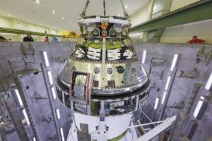 28. června byl Orion přesunut do výškové vakuové komory pro vakuové testy