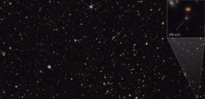 V poli Goods-North se nachází i galaxie GN-z11. Zde zcela vpravo dole, nahoře vpravo výřez se zvětšenou galaxií.