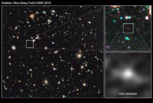 Galaxie UDFj-39546284 na snímku Hubbleova dalekohledu. 