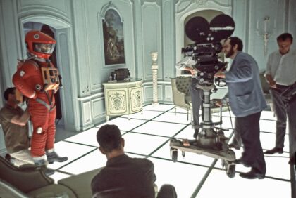 Stanley Kubrick při natáčení filmu 2001: Vesmírná odysea.