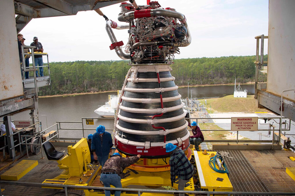 Přejímací zkoušky proběhnou na stanovišti Fred Haise Test Stand.