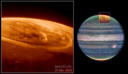 Tato pozorování Jupiterových polárních září (na obrázku vlevo) v oblasti 3,36 mikronů (F335M) byla pořízena kamerou NIRCam na Webbově teleskopu 25. prosince 2023. Vědci zjistili, že emise trihydrogenového kationtu (H3+), je mnohem proměnlivější, než se dosud předpokládalo. H3+ vzniká dopadem vysokoenergetických elektronů na molekulární vodík. Protože tato emise jasně září v infračervené oblasti, jsou Webbovy přístroje dobře vybaveny k jejímu pozorování. Na snímku vpravo je zobrazena planeta Jupiter pro vyznačení místa pozorovaných polárních září, který byl původně publikován v roce 2023.
