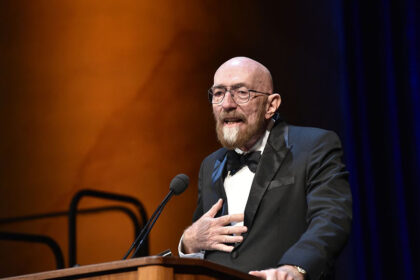 Kip Thorne