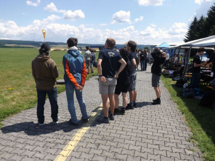 Na akci panovala velmi dobrá atmosféra. Každý odpal rakety vzbudil velkou pozornost.