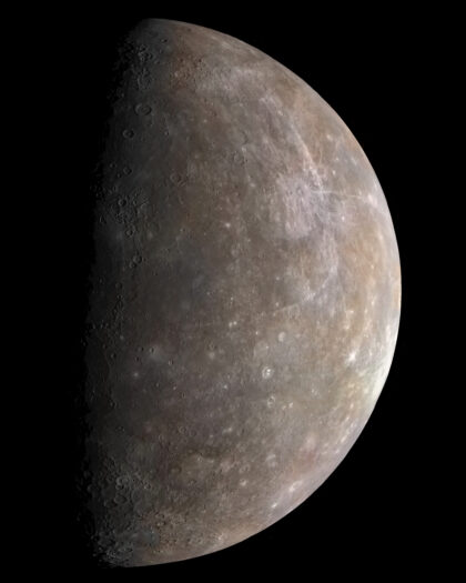 Merkur z Marineru 10 při jeho odletu od planety po prvním průletu 29. 3. 1974. Zdroj: NASA/JPL/Ted Stryk, https://planetary.s3.amazonaws.com/web/assets/pictures/20120908_mariner_mercury_stryk_outboundhires1f1.jpg