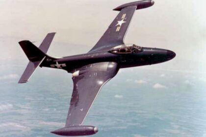 McDonnell F2H Banshee - první Lovellovo setkání s proudovou technikou.