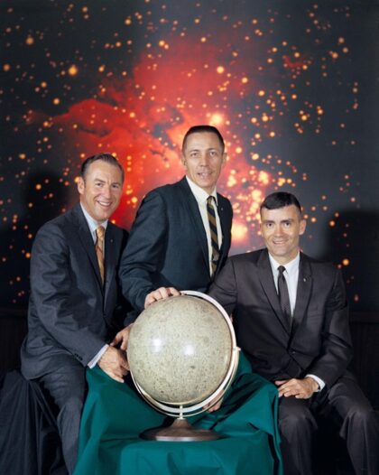 Posádka Apollo 13 - Lovell, Swigert a Haise.