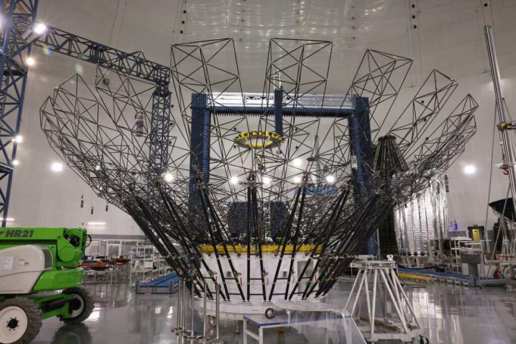 Rám hlavního zrcadla observatoře Spektr-M (Milimetron).