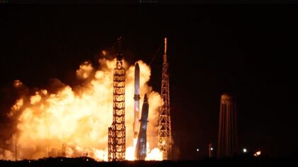 Raketa New Glenn společnosti Blue Origin poprvé vzlétá z odpalovací rampy v Launch Complex 36 na Cape Canaveral Space Force Station.