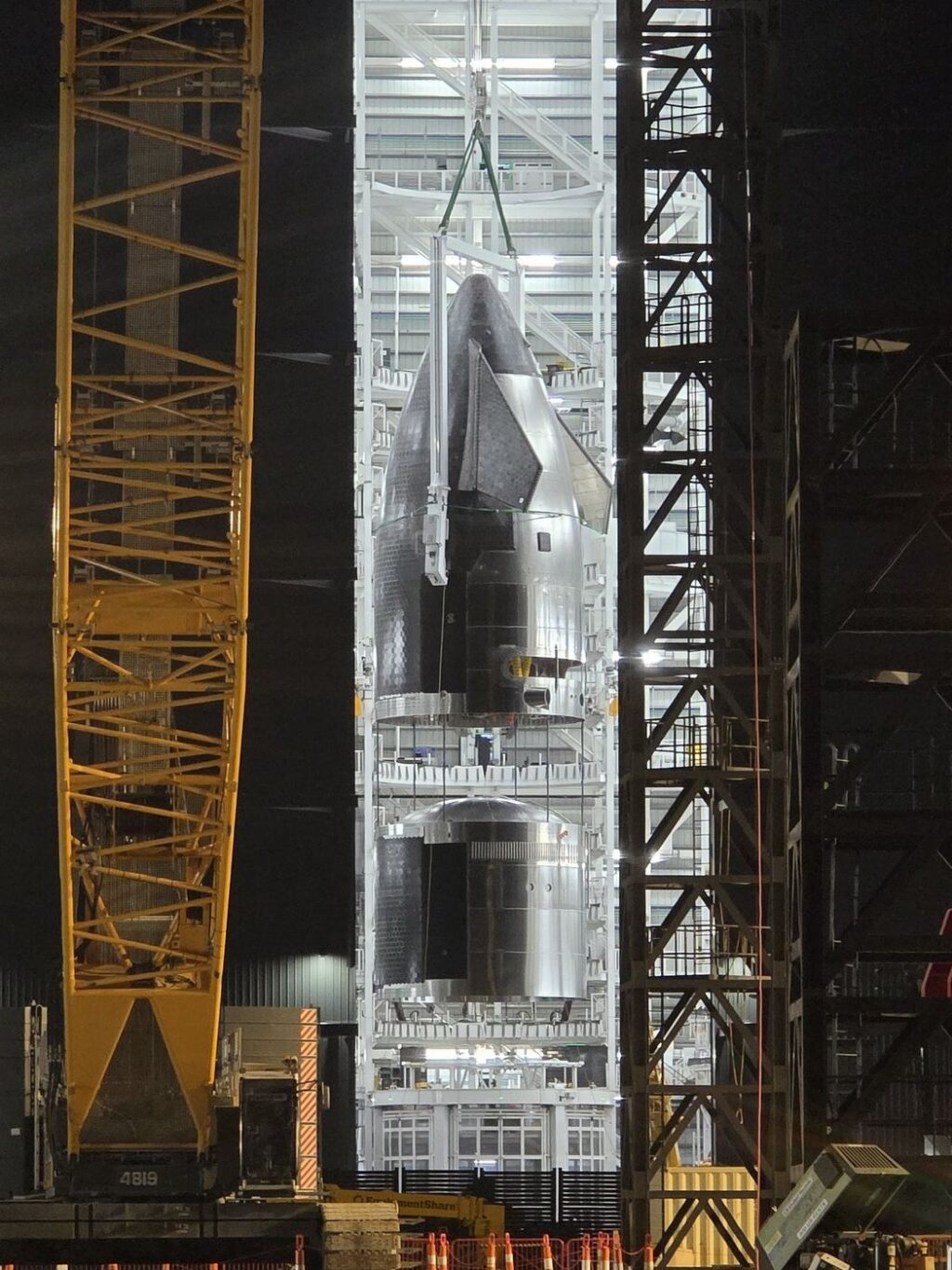 Starship S39 během montáže