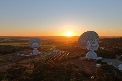 První a čtvrtá Deep space anténa (v Estrack) v australské Norcie